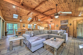 Fire Pit and Grill Cozy Cabin in Lake Toxaway!